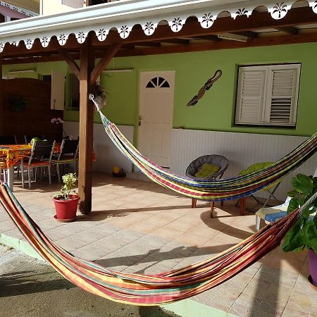 Bel Appartement - Proche Des Plages De Sainte Anne Buitenkant foto