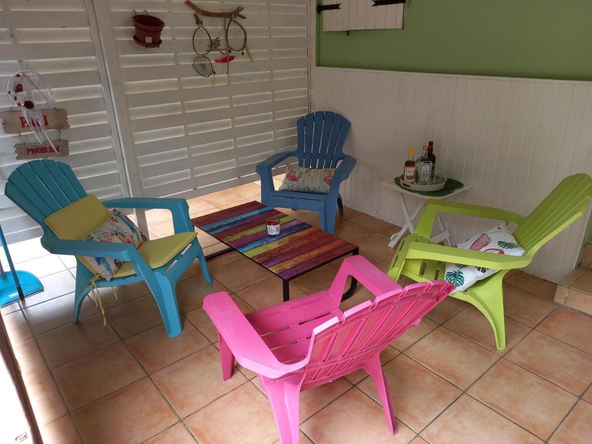 Bel Appartement - Proche Des Plages De Sainte Anne Buitenkant foto