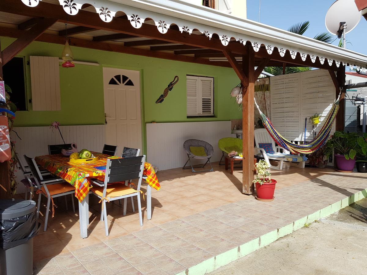 Bel Appartement - Proche Des Plages De Sainte Anne Buitenkant foto